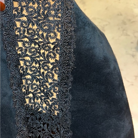 Cache Black Mini Skirt with Lace Trim - Picture 4 of 9